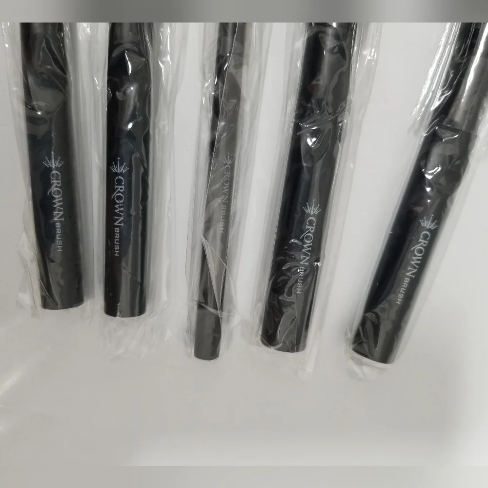 CROWN Professional 10 PC Pro Brush Set & Bonus Case